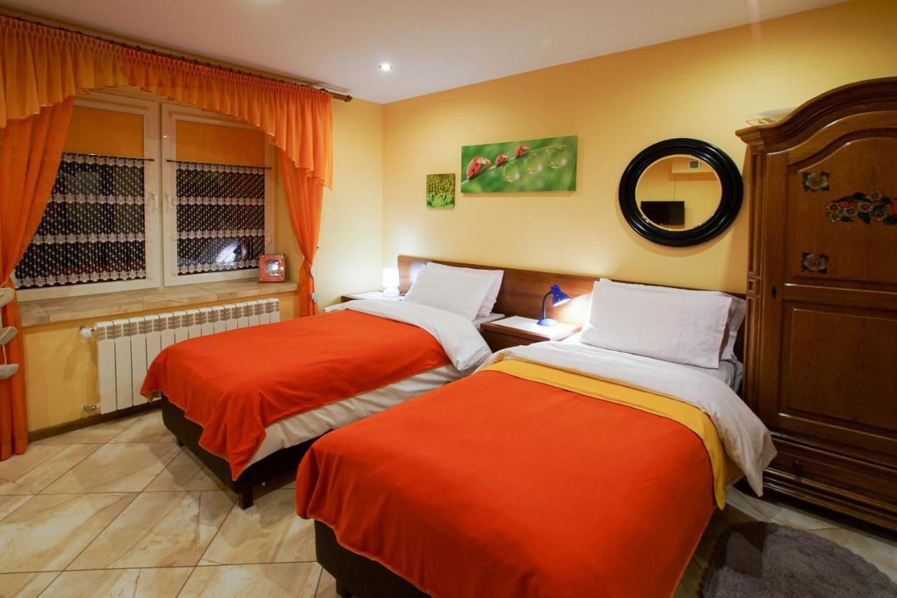 Villa Magiczny Zakatek Dabrowa Dolna Esterno foto