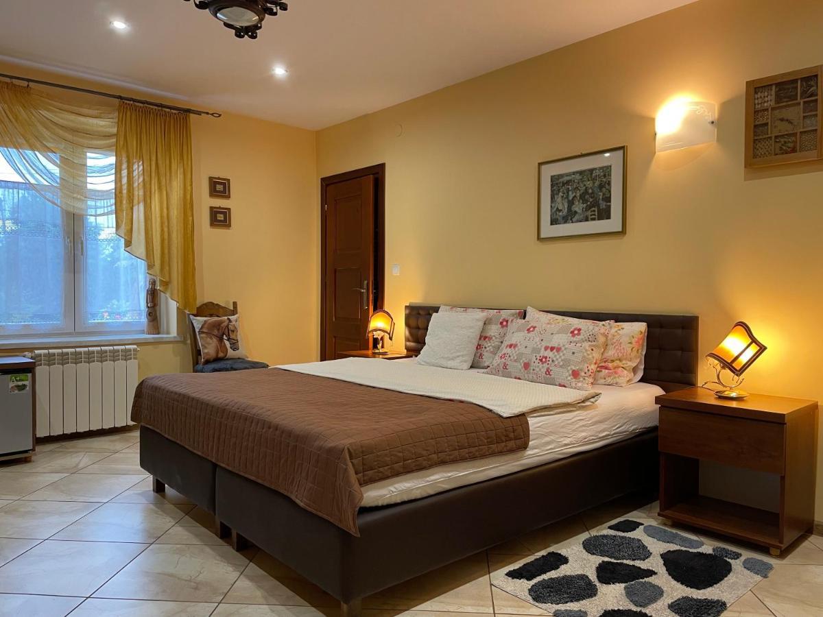 Villa Magiczny Zakatek Dabrowa Dolna Esterno foto