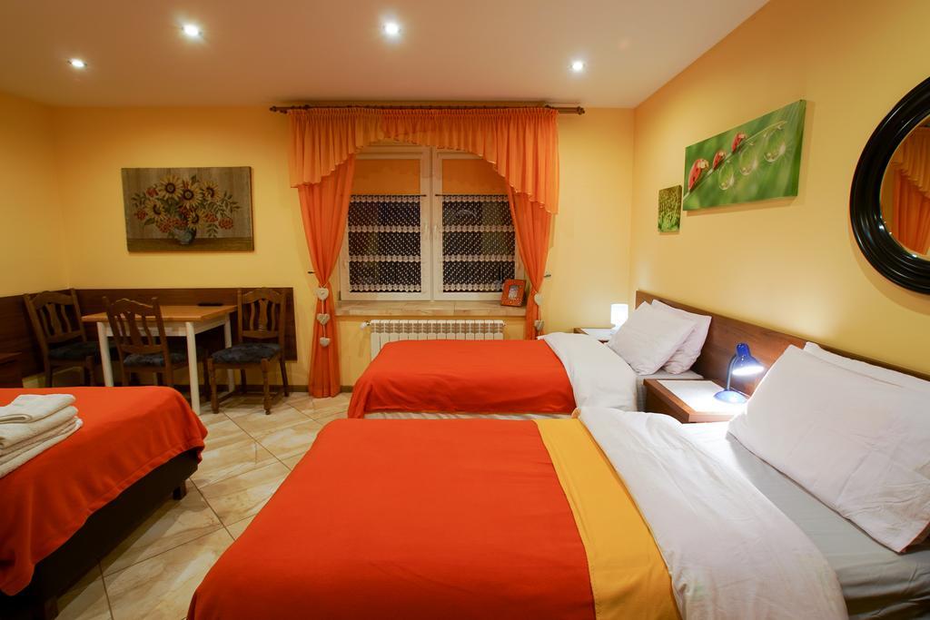 Villa Magiczny Zakatek Dabrowa Dolna Esterno foto